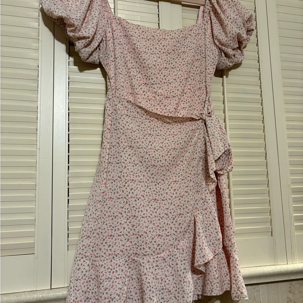 Princess Polly floral Pink Puff Sleeve Dress size 4!